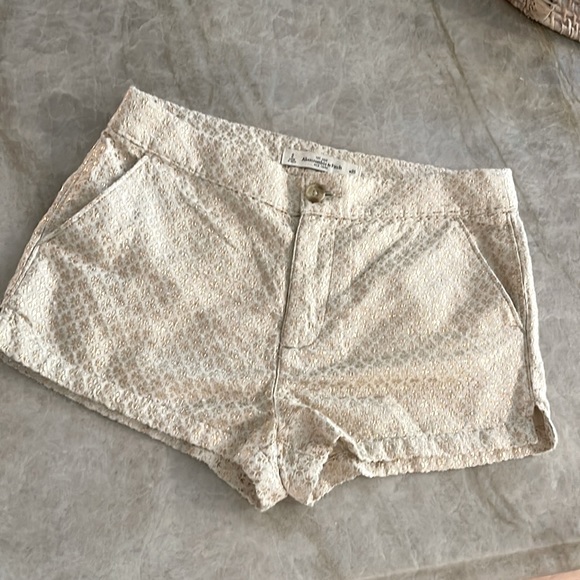 Cute Abercrombie & Fitch shorts size 2 - Picture 1 of 6